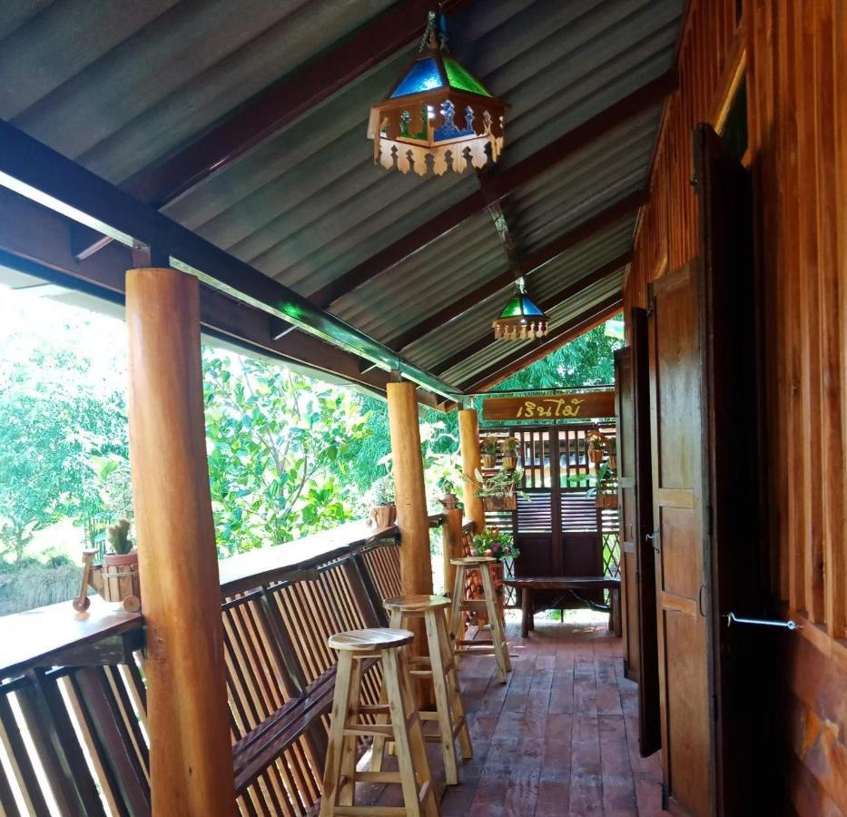 Hotel เรือนไทยใจสุขเอ๋ย Ban Bang Wa Exteriér fotografie