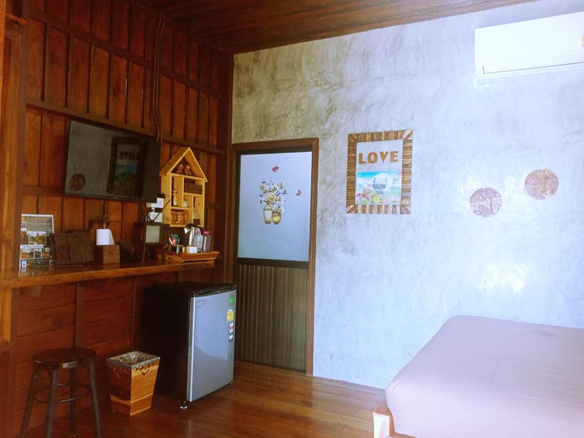 Hotel เรือนไทยใจสุขเอ๋ย Ban Bang Wa Exteriér fotografie