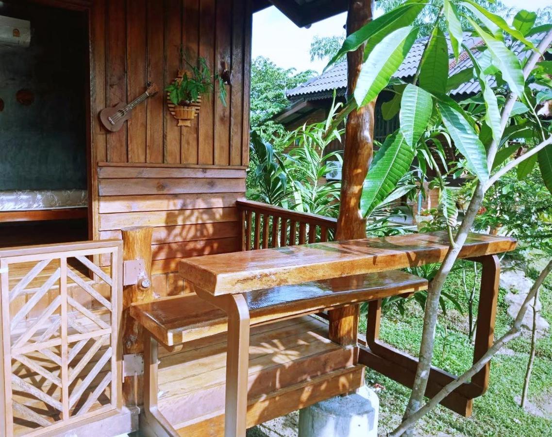 Hotel เรือนไทยใจสุขเอ๋ย Ban Bang Wa Exteriér fotografie