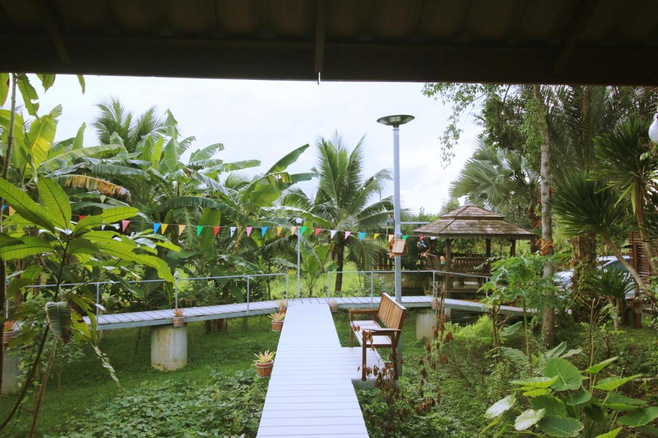 Hotel เรือนไทยใจสุขเอ๋ย Ban Bang Wa Exteriér fotografie