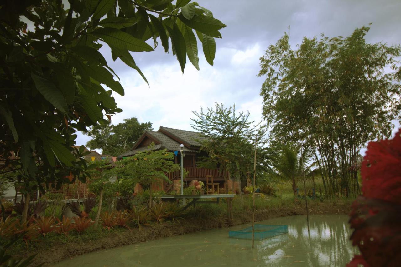 Hotel เรือนไทยใจสุขเอ๋ย Ban Bang Wa Exteriér fotografie